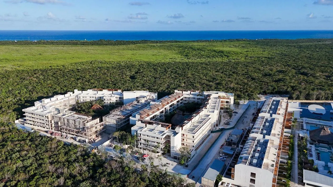 Private Rooftop Pool, Panoramic Views, Near Beach Tulum Apartment